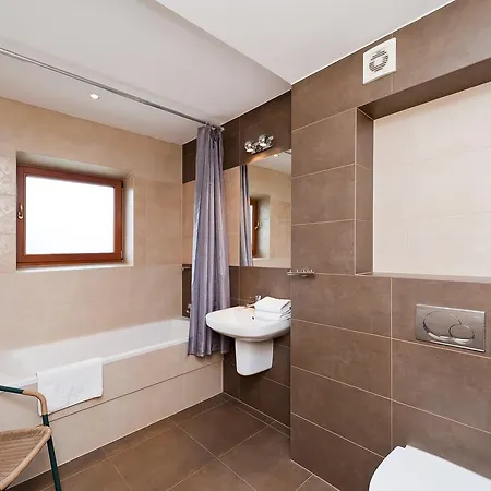 Centrum, Sun & Snow *